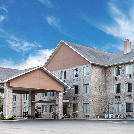 Comfort Inn Whitehall Near Michigan'S Adventure Exteriér fotografie