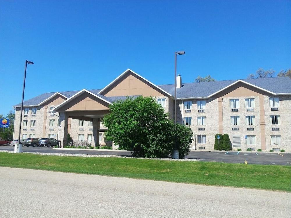 Comfort Inn Whitehall Near Michigan'S Adventure Exteriér fotografie
