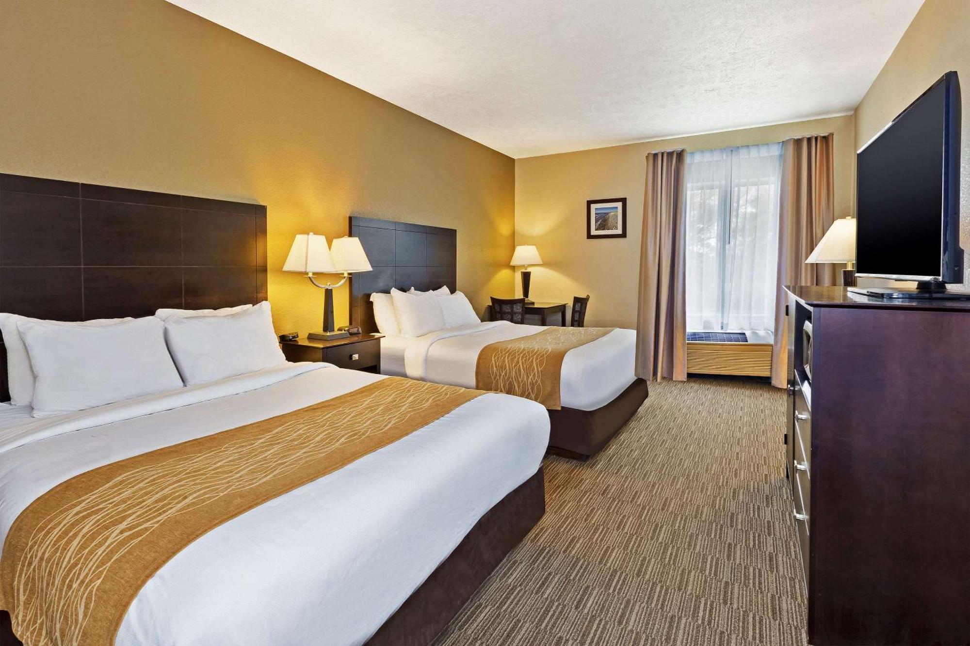 Comfort Inn Whitehall Near Michigan'S Adventure Exteriér fotografie