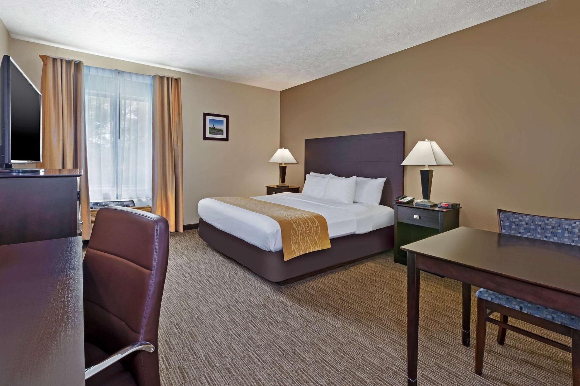 Comfort Inn Whitehall Near Michigan'S Adventure Exteriér fotografie