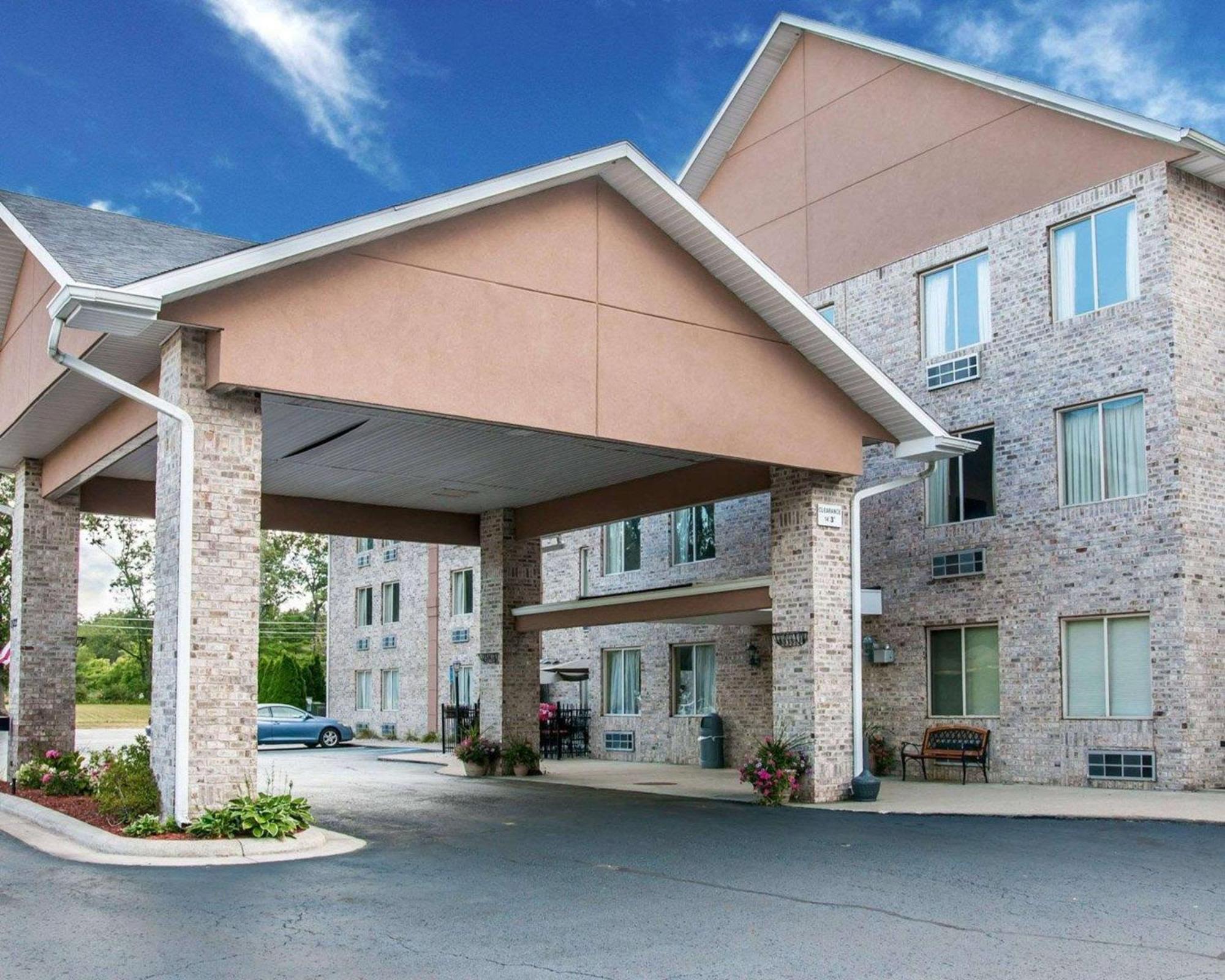 Comfort Inn Whitehall Near Michigan'S Adventure Exteriér fotografie